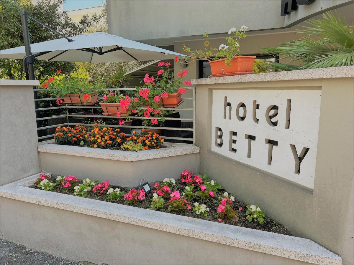 Hotel Betty Rimini Luaran gambar
