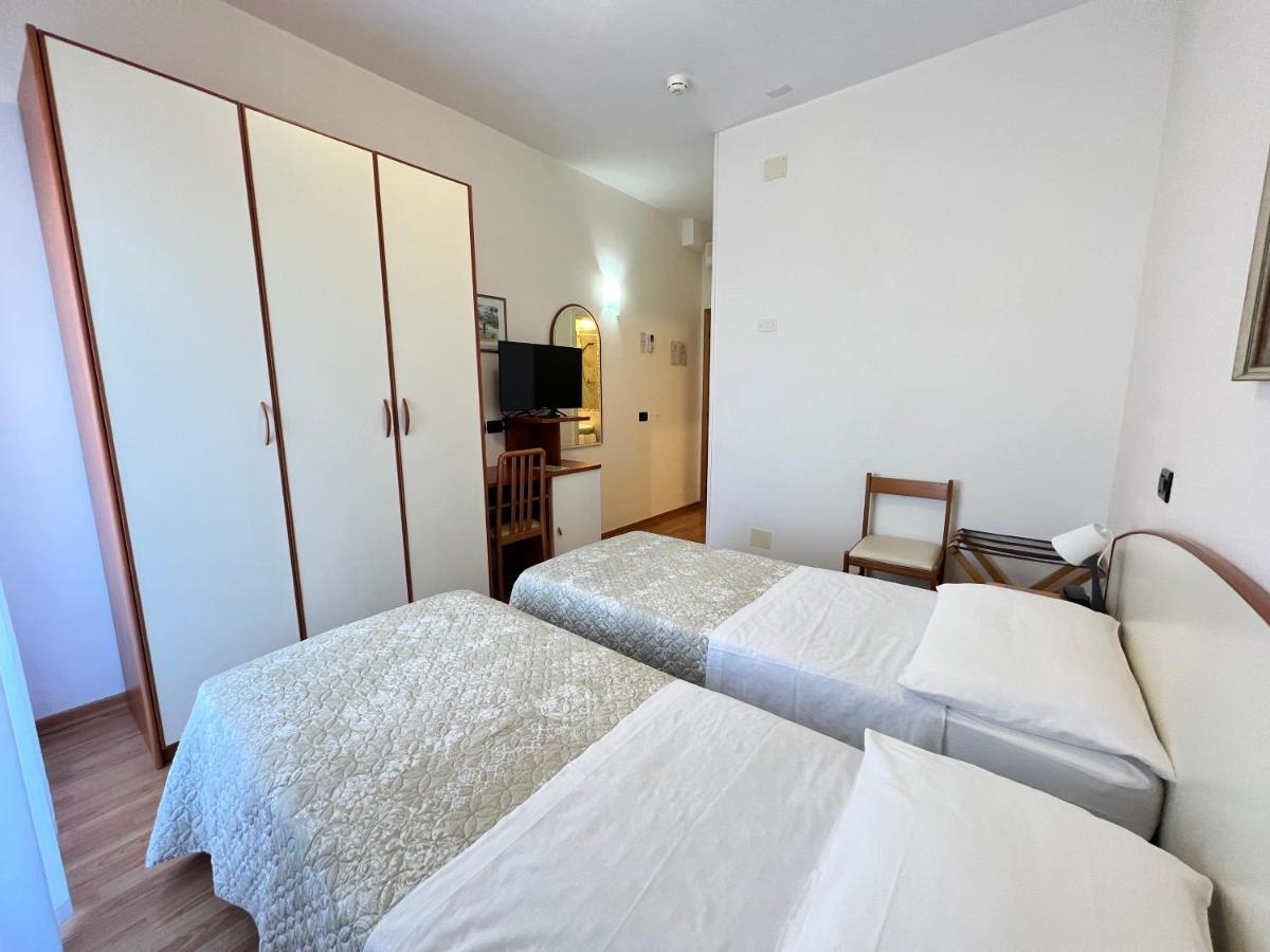 Hotel Betty Rimini Luaran gambar
