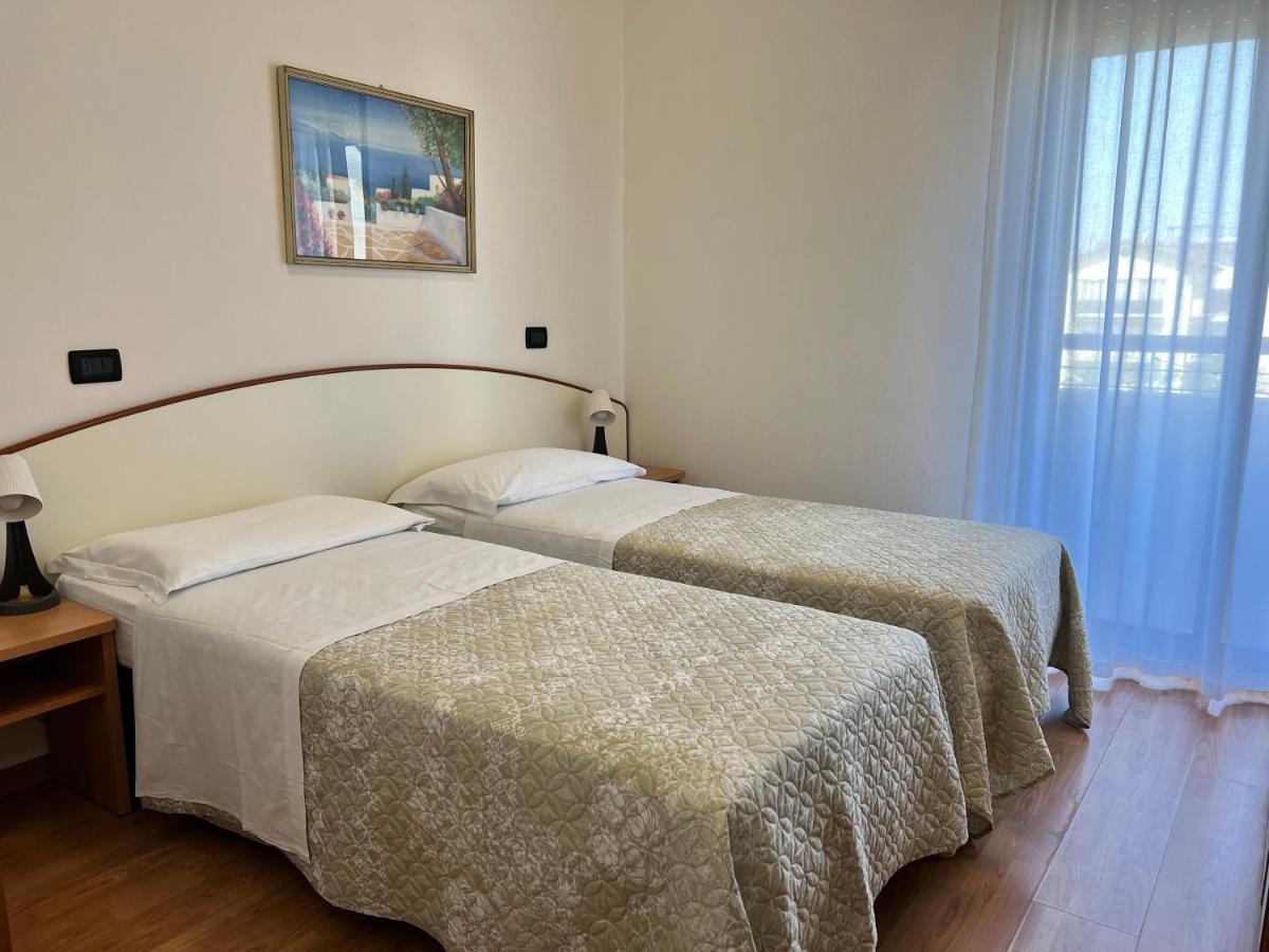 Hotel Betty Rimini Luaran gambar